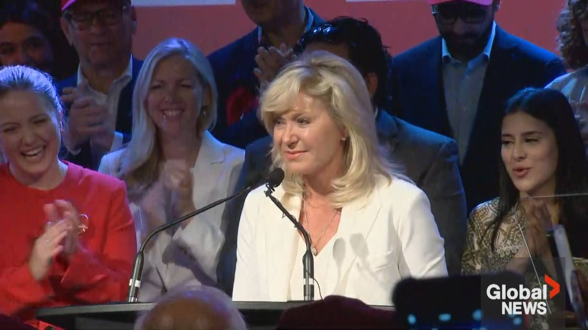 Click to play video: “Bonnie Crombie officially launches Ontario Liberal leadership campaign”