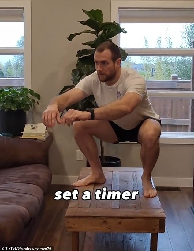 Holmes explained that all you need to do is set a timer for 10 minutes and repeat the following three-move sequence as many times as you can: 10 squats, 10 push-ups, and a 20-second plank.