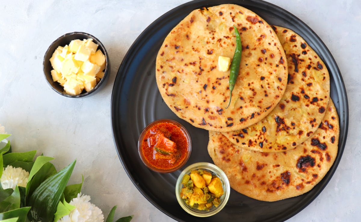 are you on a diet  Avoid Aloo Paratha?  Try this healthy aloo roti recipe